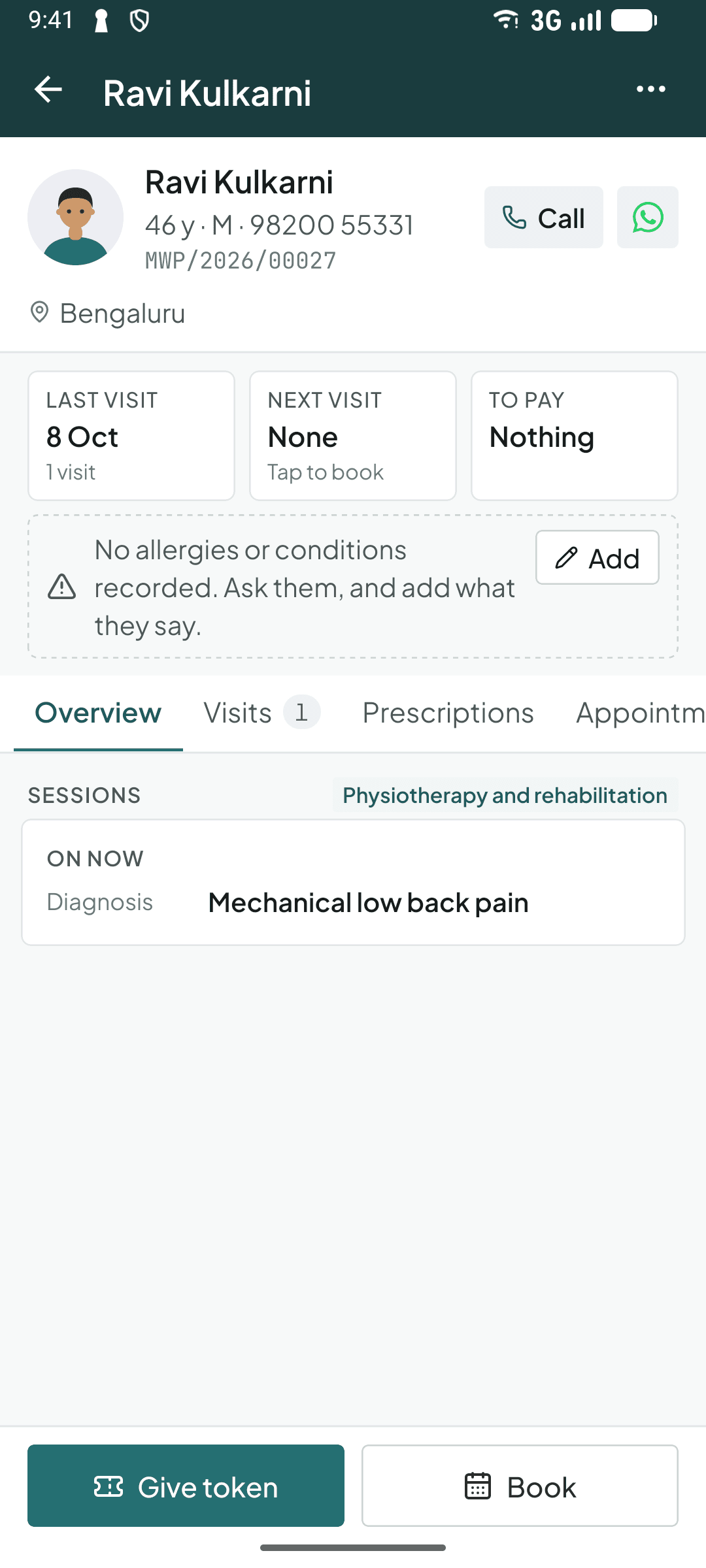 A physiotherapy patient's file in the Curogrid Physio phone app: Call and WhatsApp buttons, last and next visit, what is still to pay, and the Sessions card with the diagnosis, mechanical low back pain